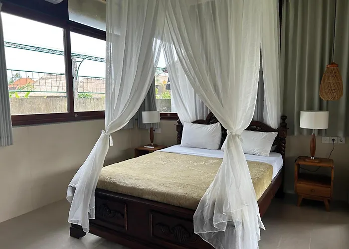 Ketut's Place Penestanan Apartment *